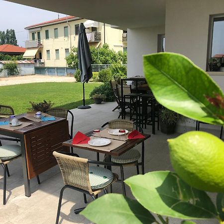 Hotel I Broletti Del Garda Pacengo Di Lazise Exterior foto
