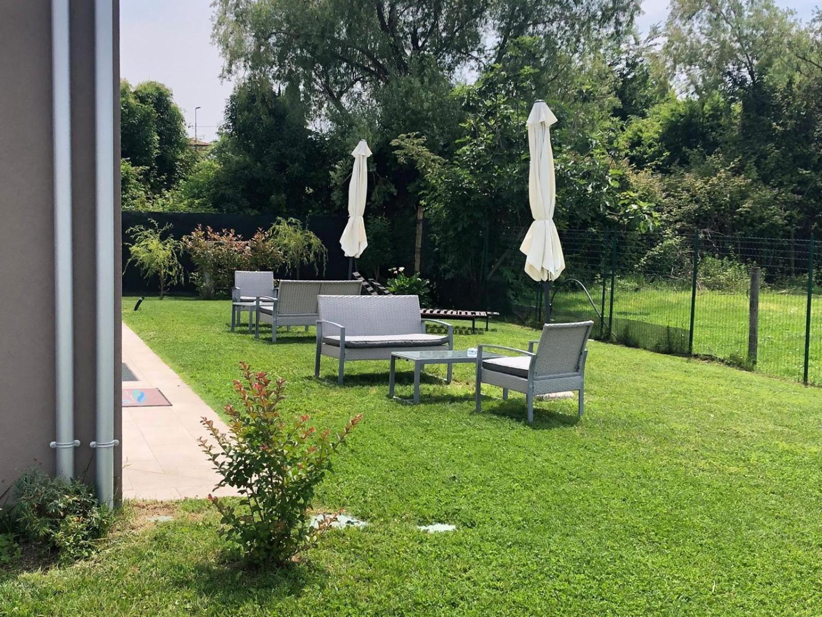 Hotel I Broletti Del Garda Pacengo Di Lazise Exterior foto
